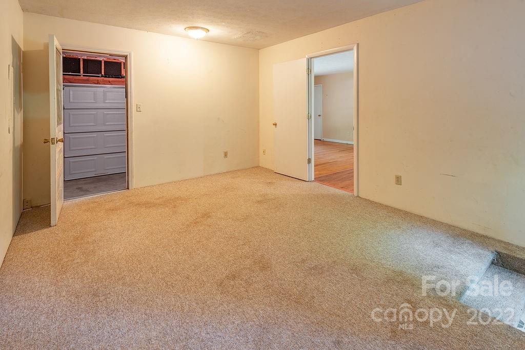 14 W Maple Drive Asheville NC 28805