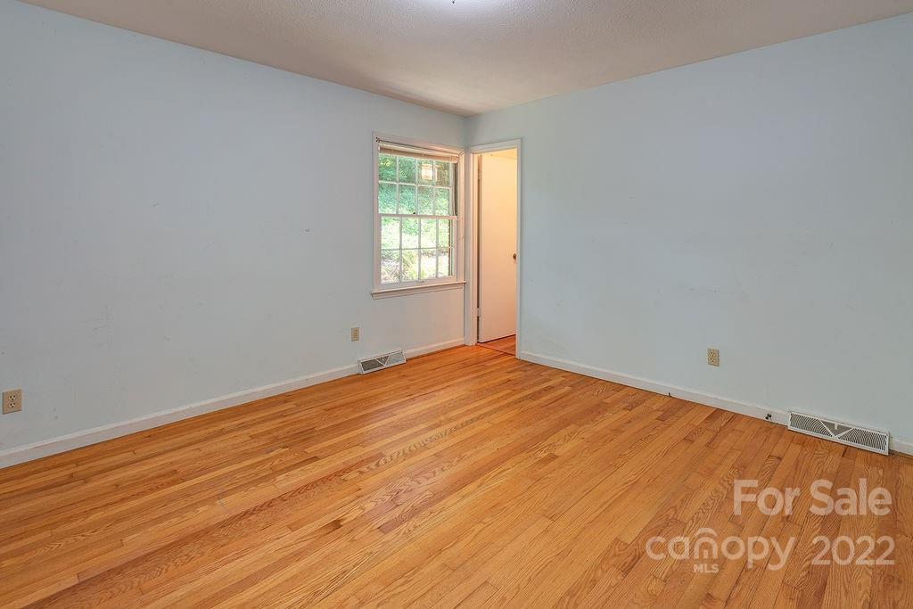 14 W Maple Drive Asheville NC 28805