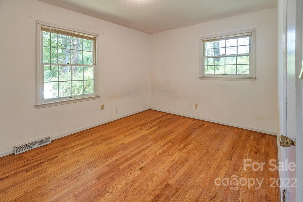 14 W Maple Drive Asheville NC 28805