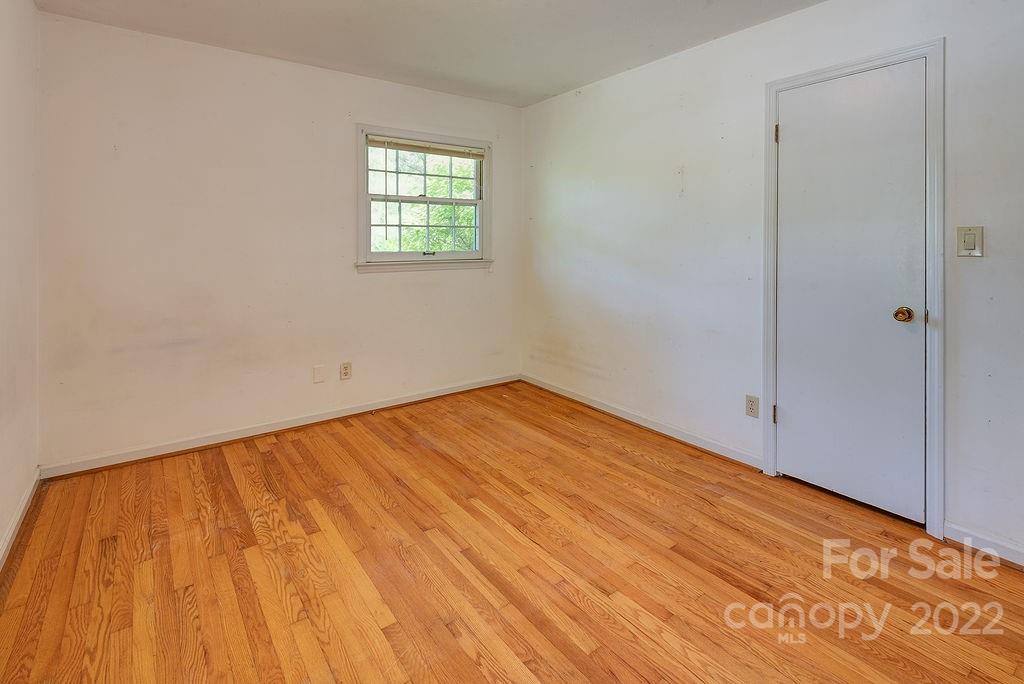 14 W Maple Drive Asheville NC 28805