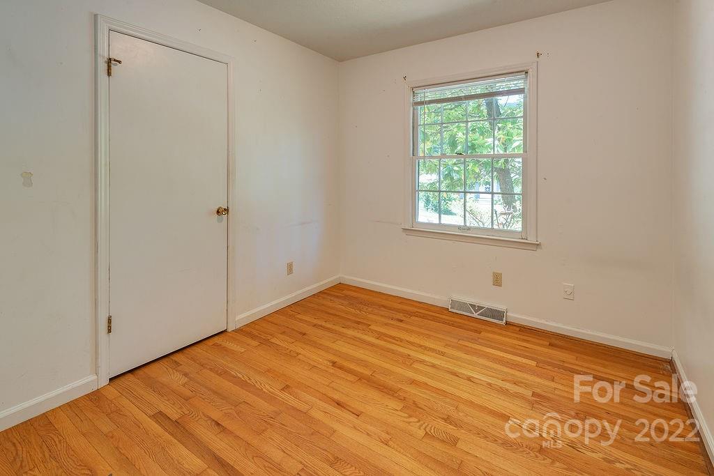14 W Maple Drive Asheville NC 28805