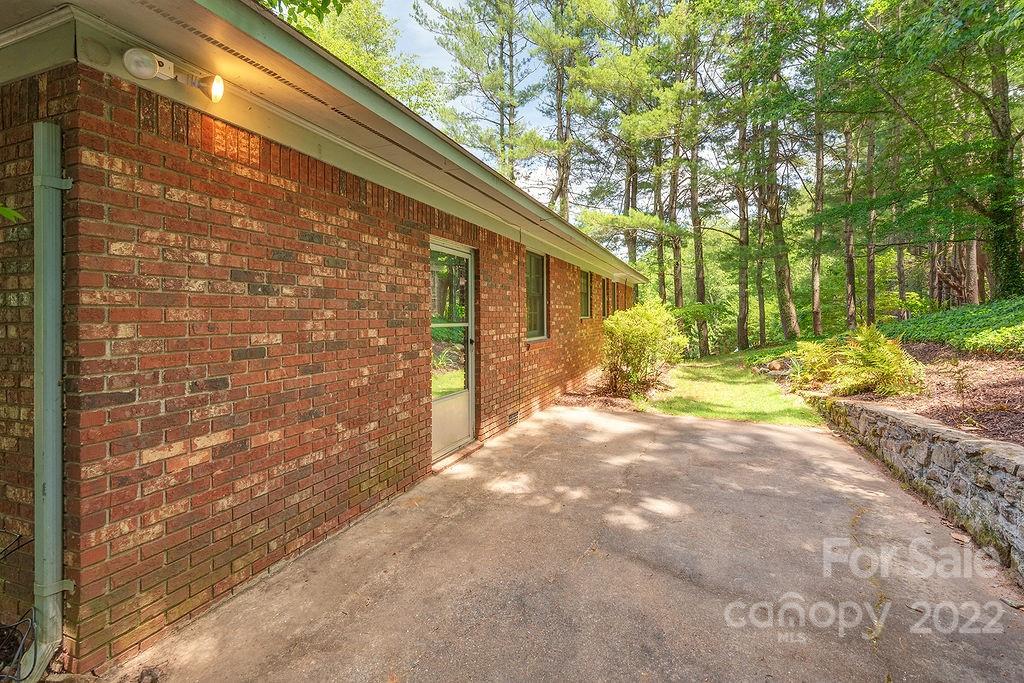 14 W Maple Drive Asheville NC 28805