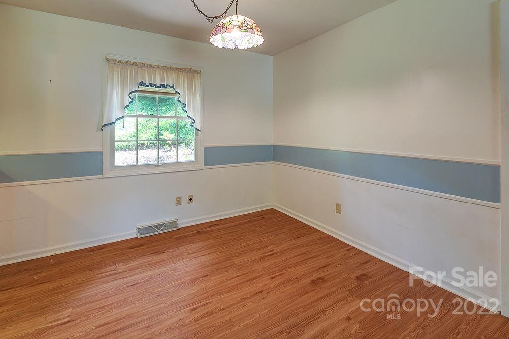 14 W Maple Drive Asheville NC 28805