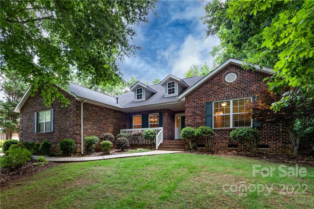 5021 Tracewood Court Charlotte NC 28215