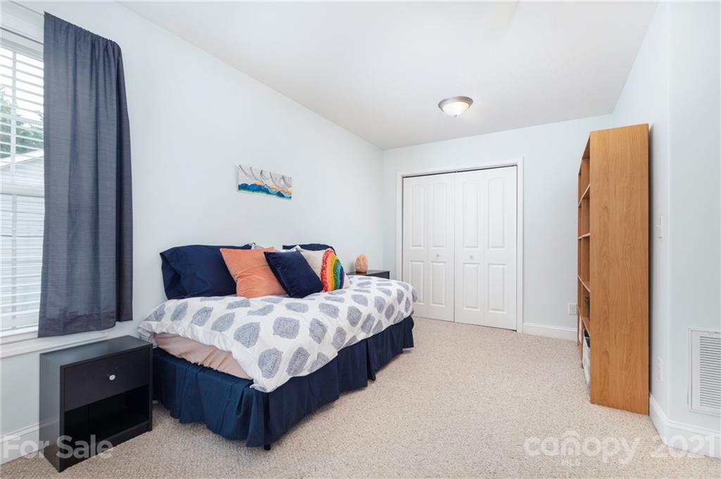 22 Vista Street Asheville NC 28803