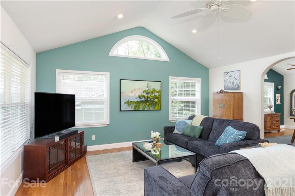 22 Vista Street Asheville NC 28803