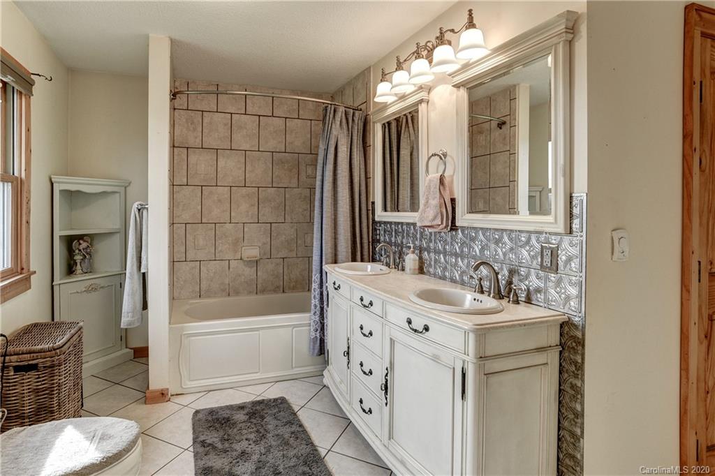 35 Selby Court Marshall NC 28753