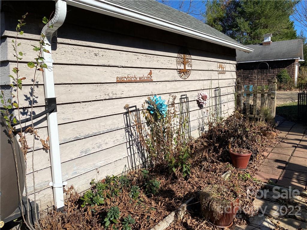 19 Church Street Weaverville NC 28787