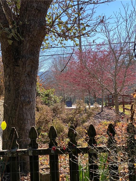 19 Church Street Weaverville NC 28787
