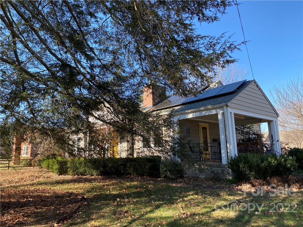 19 Church Street Weaverville NC 28787