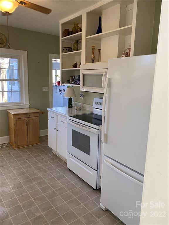 19 Church Street Weaverville NC 28787