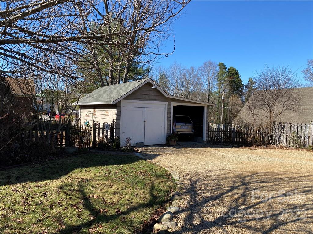 19 Church Street Weaverville NC 28787