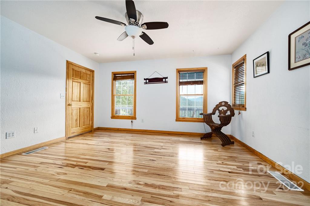 274 White Pine Lane Burnsville NC 28714