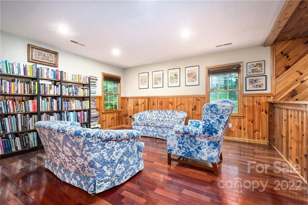 274 White Pine Lane Burnsville NC 28714