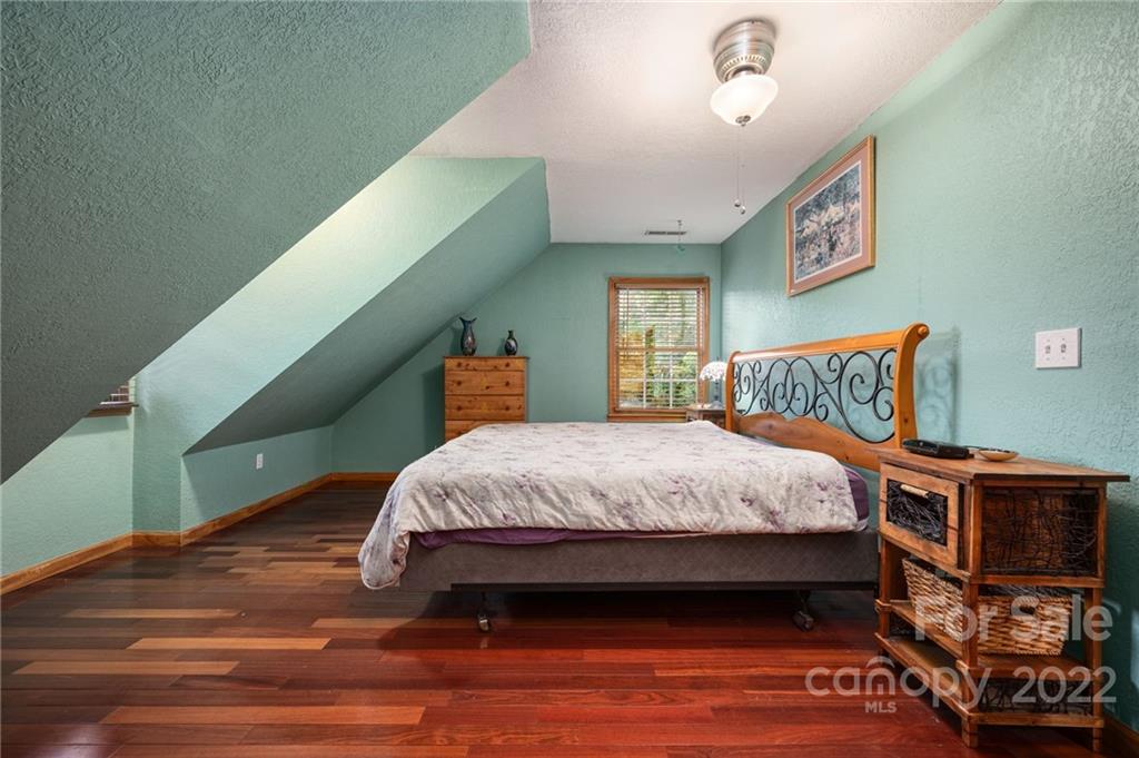 274 White Pine Lane Burnsville NC 28714