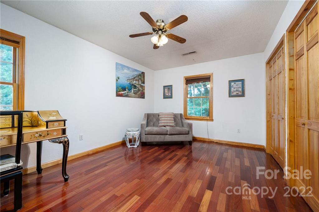 274 White Pine Lane Burnsville NC 28714