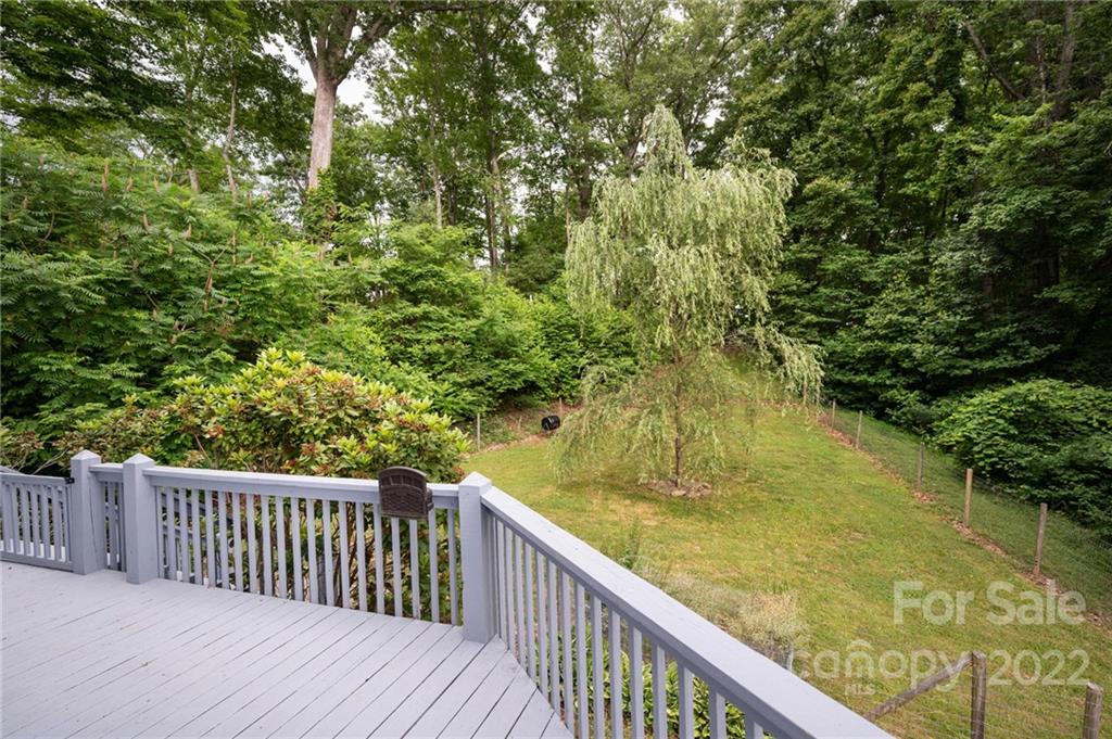 274 White Pine Lane Burnsville NC 28714