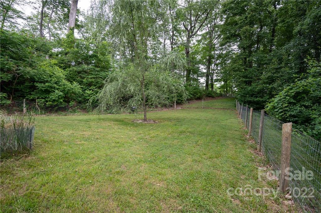 274 White Pine Lane Burnsville NC 28714