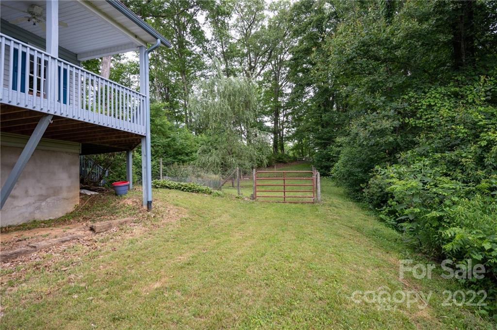 274 White Pine Lane Burnsville NC 28714