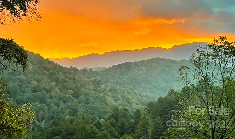 274 White Pine Lane Burnsville NC 28714