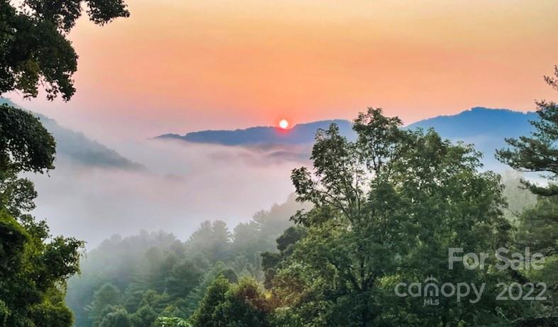 274 White Pine Lane Burnsville NC 28714