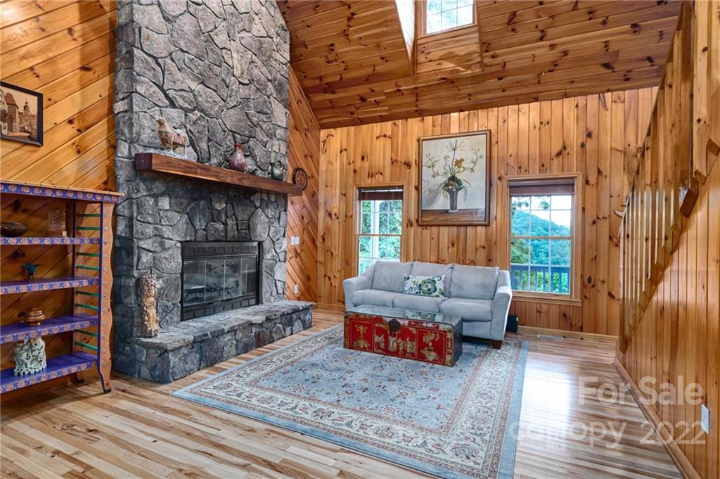 274 White Pine Lane Burnsville NC 28714