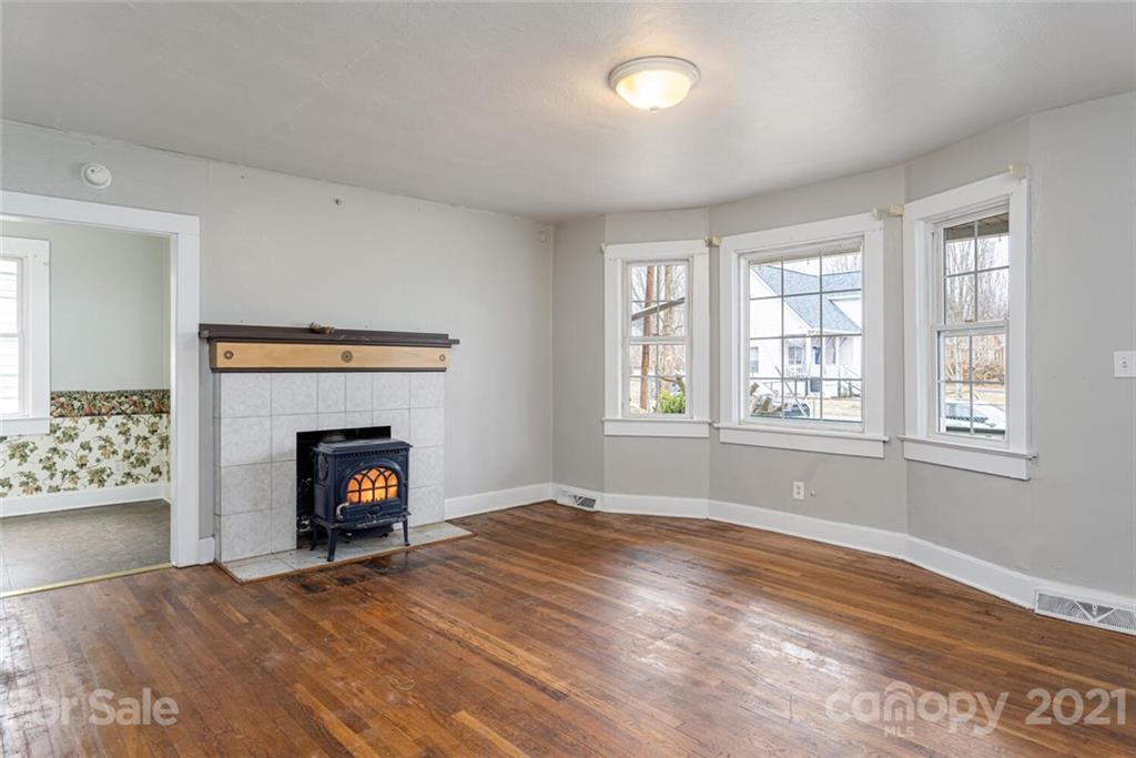 27 Kentucky Drive Asheville NC 28806