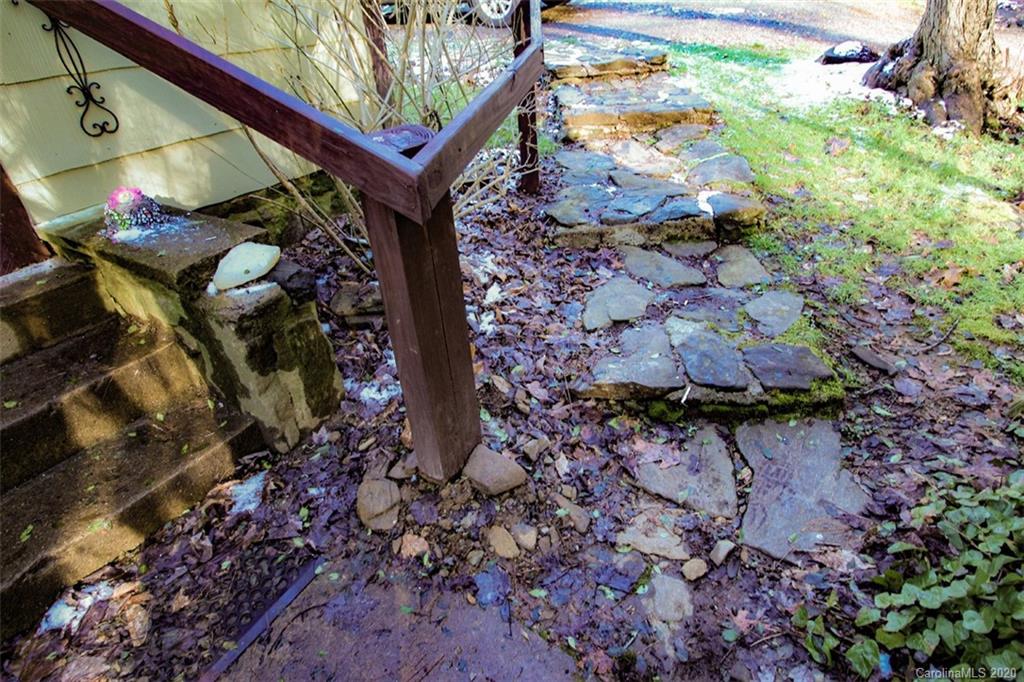 341 Moody Mountain Road Burnsville NC 28714