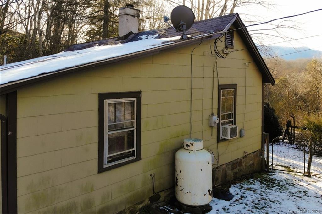 341 Moody Mountain Road Burnsville NC 28714