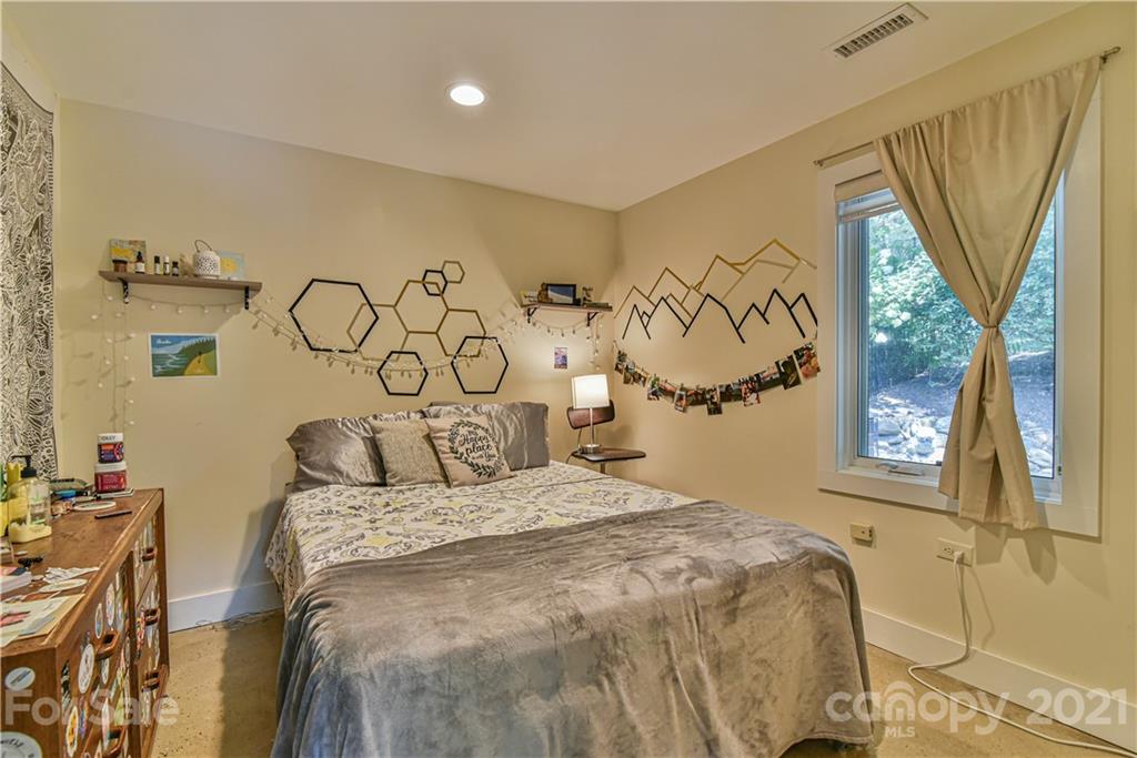 82 Mount Clare Avenue Asheville NC 28801