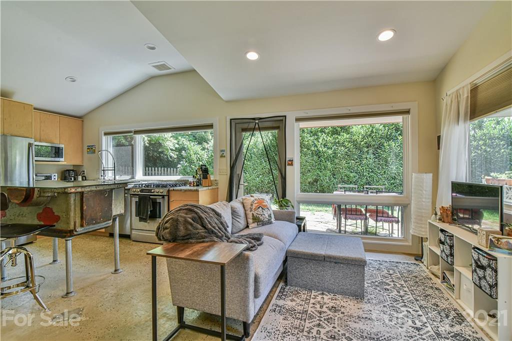 82 Mount Clare Avenue Asheville NC 28801