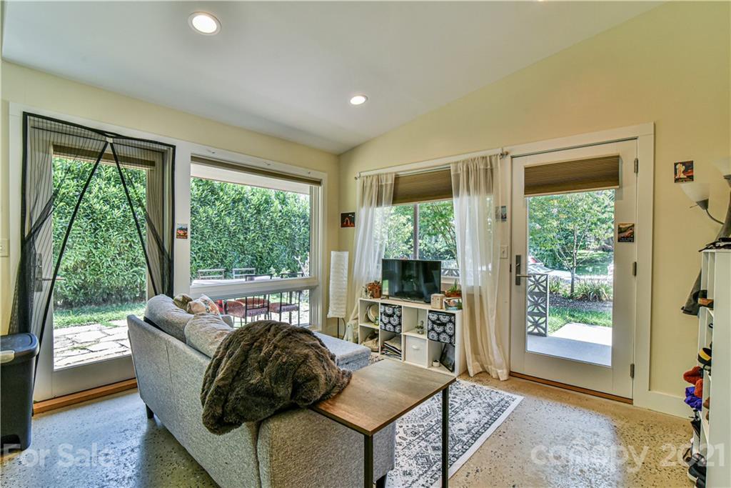 82 Mount Clare Avenue Asheville NC 28801