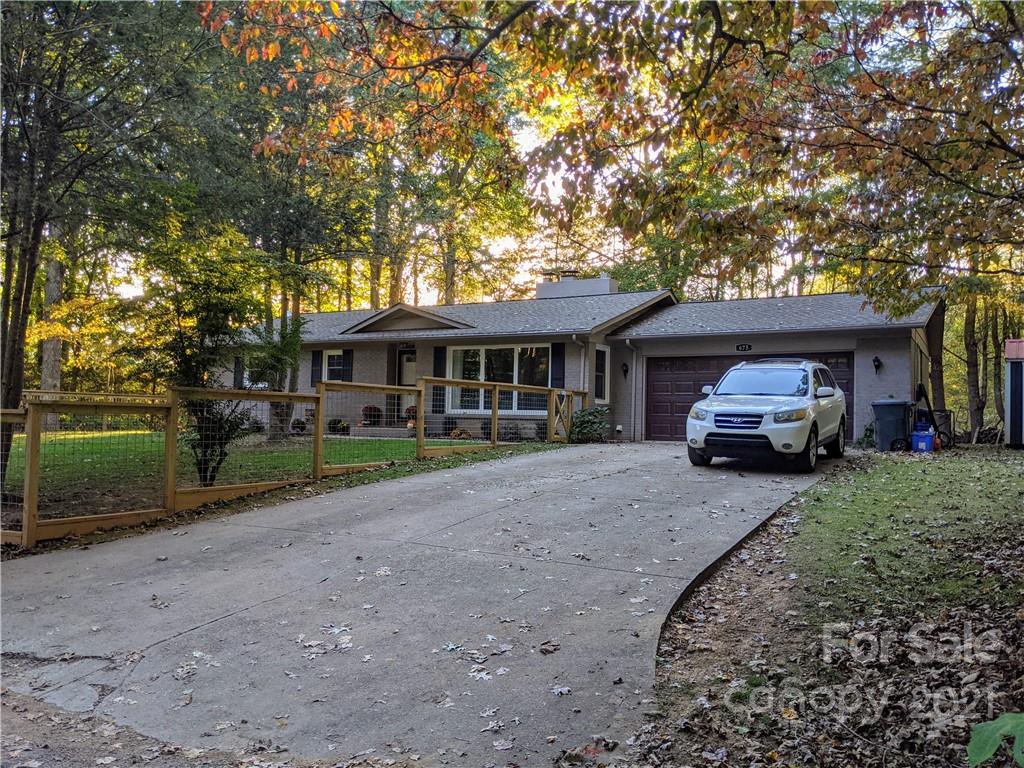 675 Hunter Street Burnsville NC 28714