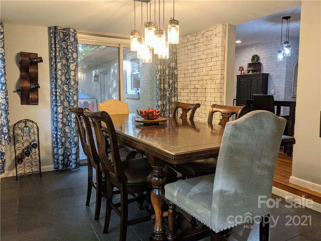 675 Hunter Street Burnsville NC 28714