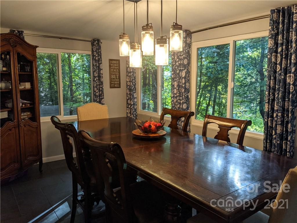 675 Hunter Street Burnsville NC 28714
