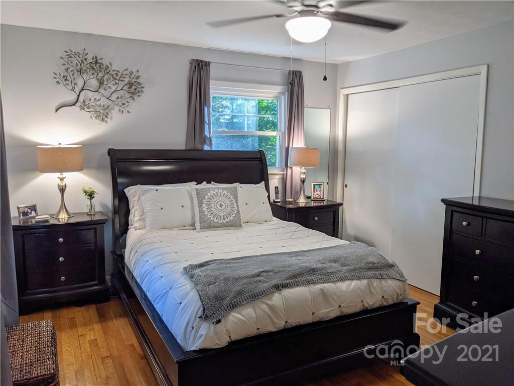 675 Hunter Street Burnsville NC 28714