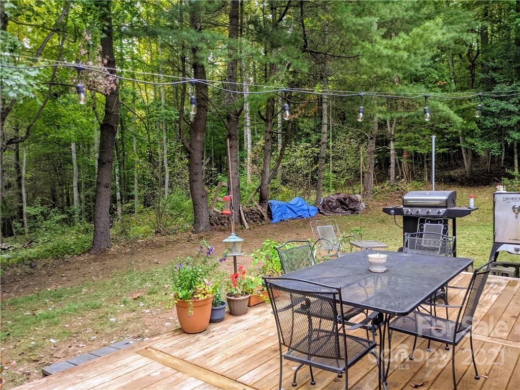 675 Hunter Street Burnsville NC 28714