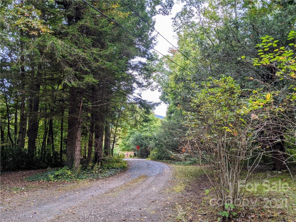 675 Hunter Street Burnsville NC 28714