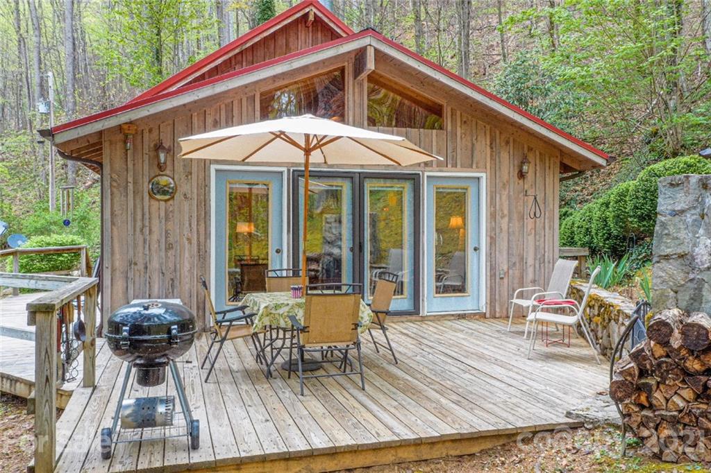 210 Bear Pen Road Burnsville NC 28714
