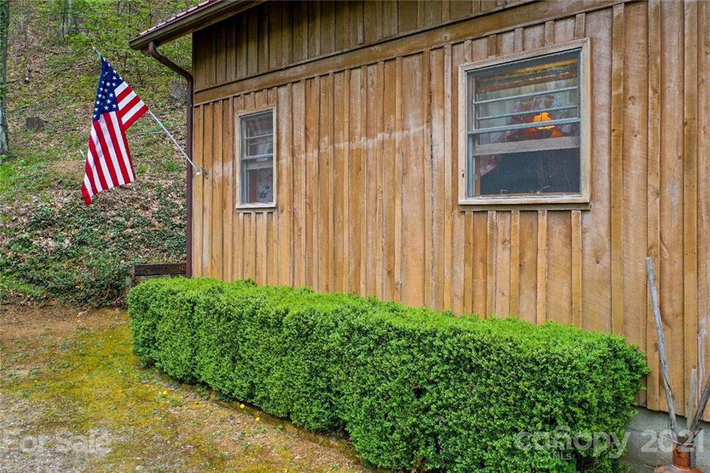 210 Bear Pen Road Burnsville NC 28714