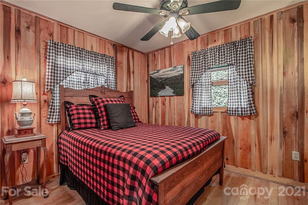 210 Bear Pen Road Burnsville NC 28714
