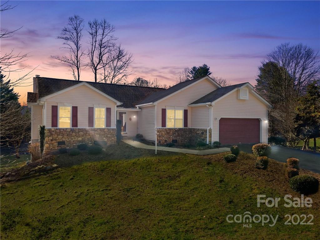 5 Manakiki Court Etowah NC 28729