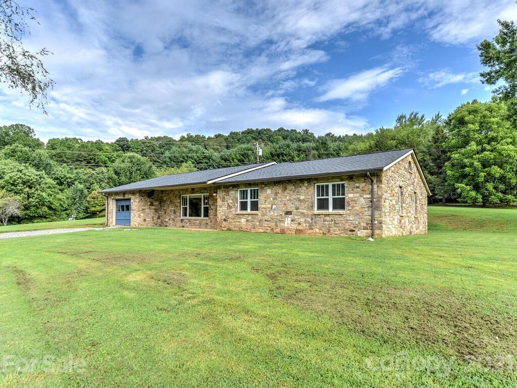 20 Arvad Road Candler NC 28715