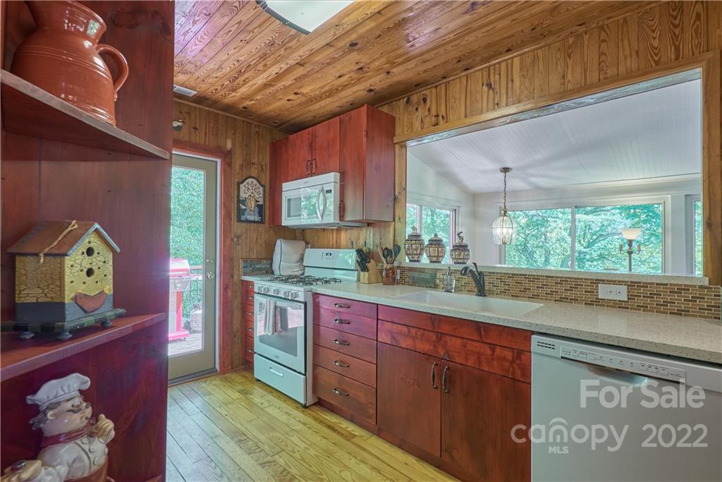 131 Neighborly Drive Lake Lure NC 28746