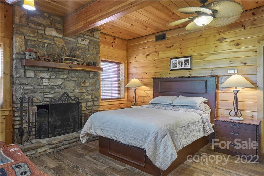 131 Neighborly Drive Lake Lure NC 28746