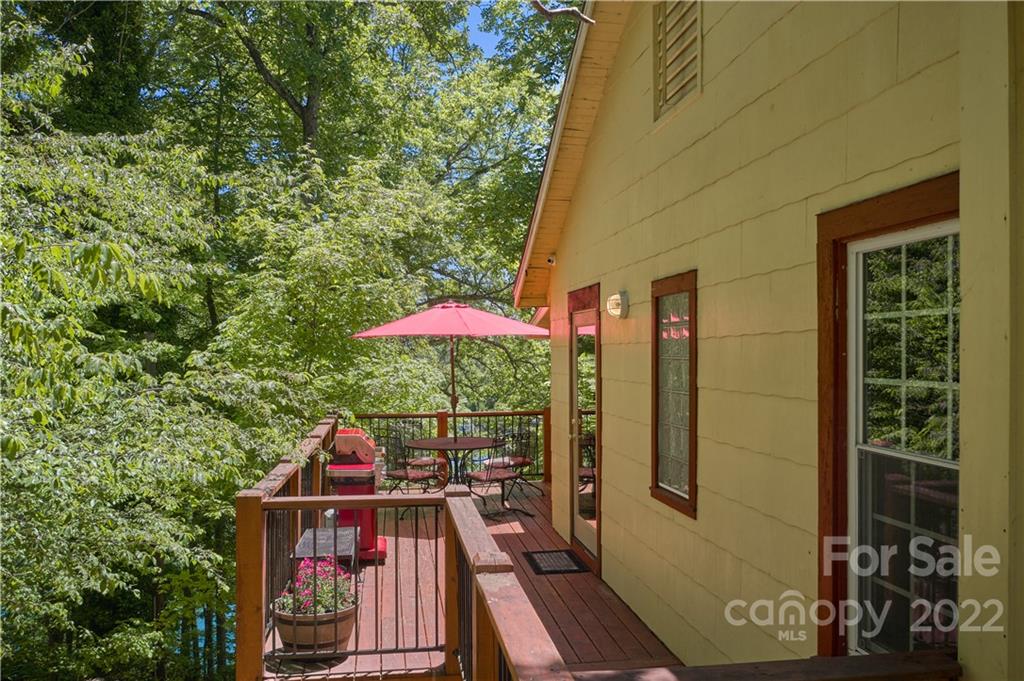131 Neighborly Drive Lake Lure NC 28746