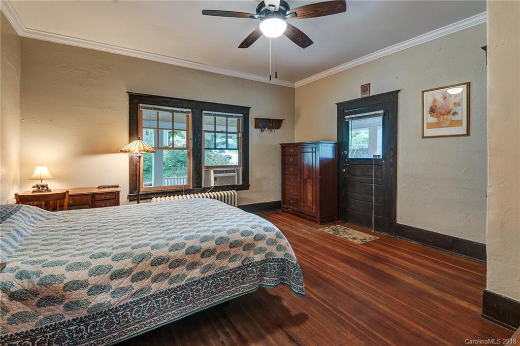 34 Edgehill Avenue Asheville NC 28801