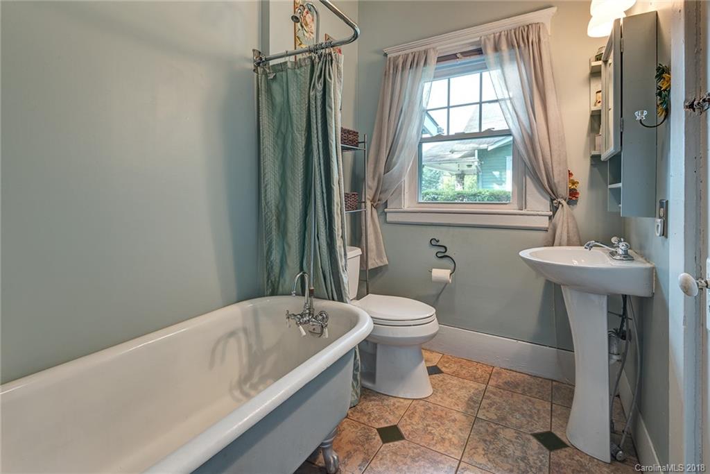 34 Edgehill Avenue Asheville NC 28801