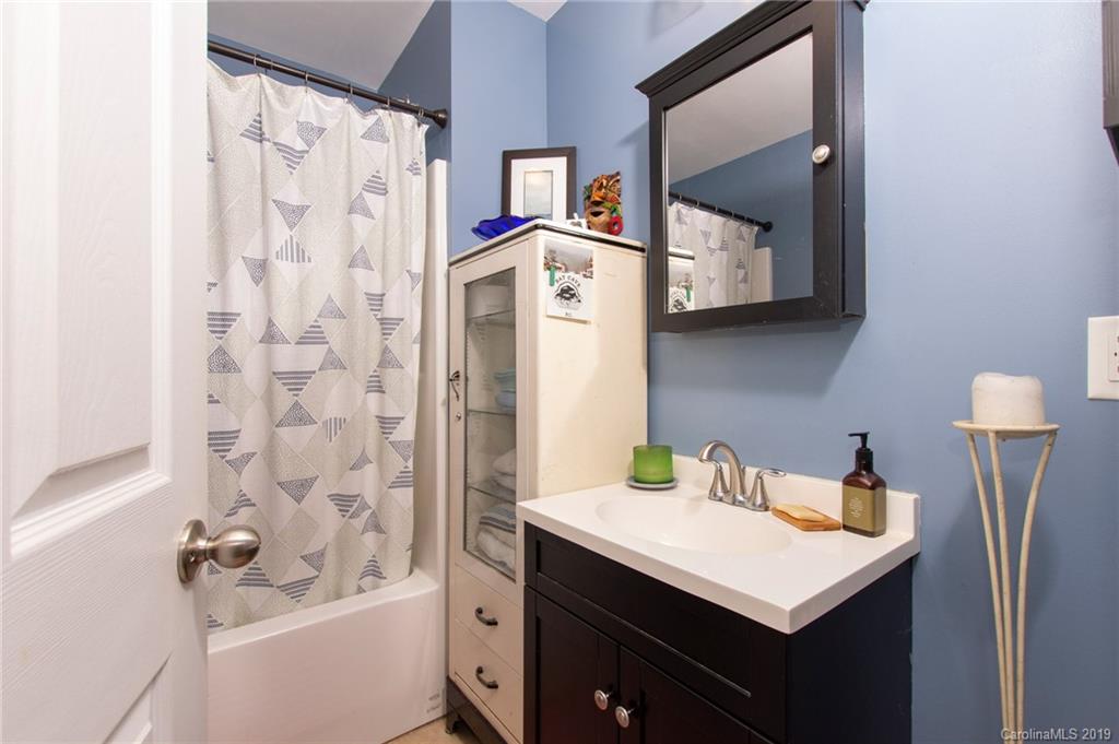 477 Governors View Road Asheville NC 28805