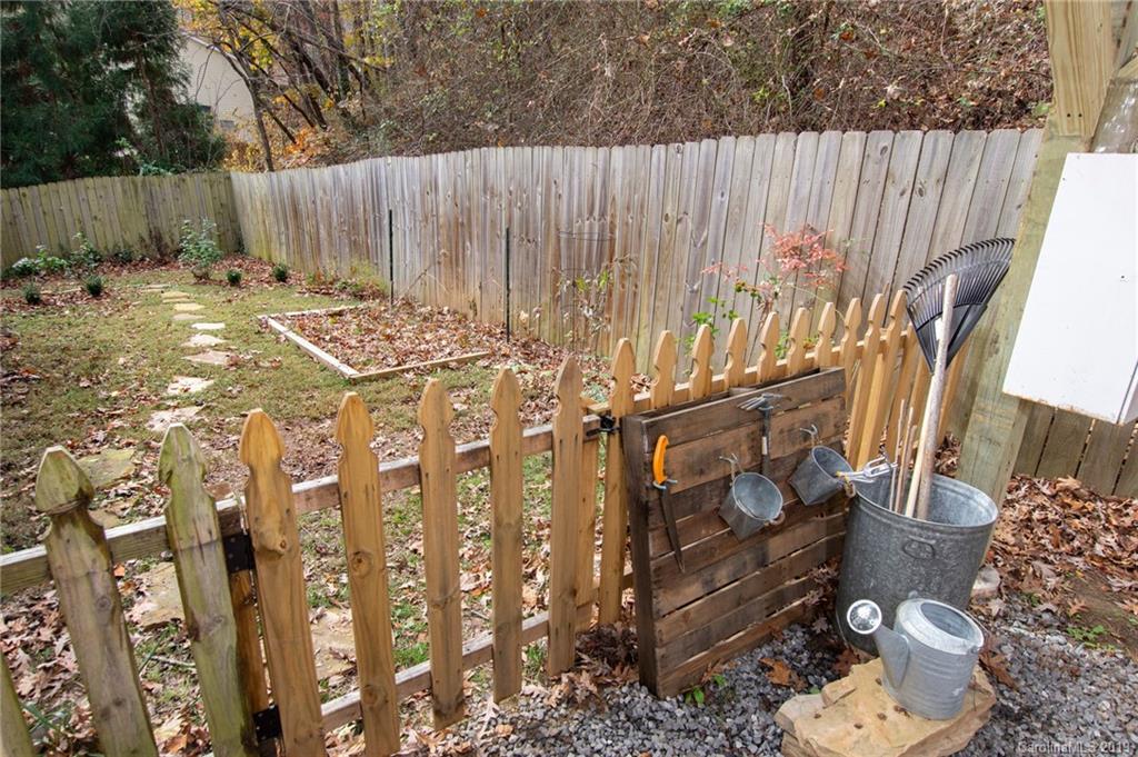 477 Governors View Road Asheville NC 28805